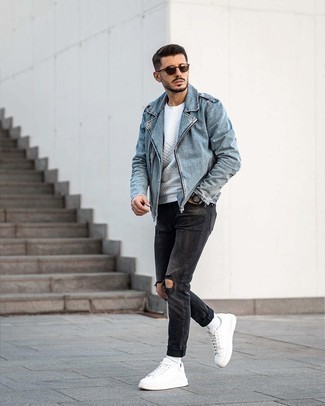 Welche niedrige Sneakers mit grauer enger Jeans zu tragen – 184 Herren Outfits: Vereinigen Sie eine hellblaue Bikerjacke mit grauen engen Jeans für einen entspannten Wochenend-Look. Fühlen Sie sich mutig? Entscheiden Sie sich für niedrige Sneakers.