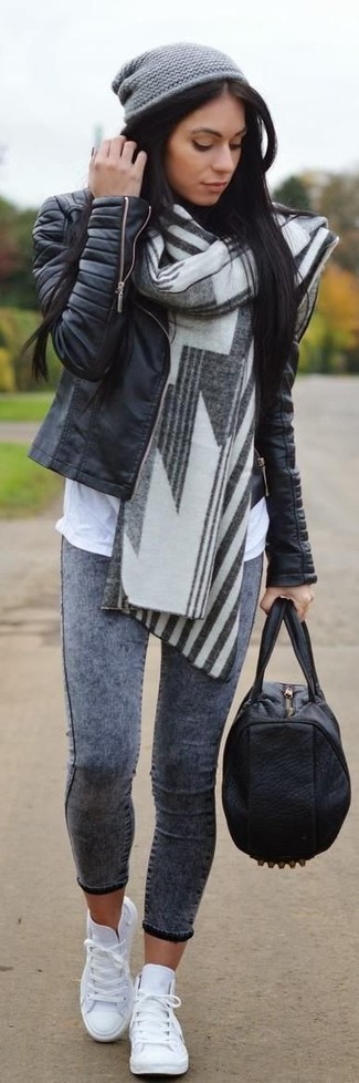 grauer bedruckter Schal von Louis Vuitton