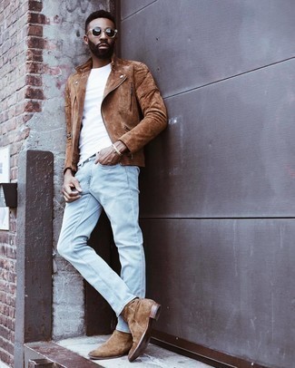 30 Jährige: Braune Chelsea Boots kombinieren – 500+ Herren Outfits kühl Wetter: Kombinieren Sie eine braune Wildleder Bikerjacke mit hellblauen Jeans für einen bequemen Alltags-Look. Fühlen Sie sich mutig? Wählen Sie braunen Chelsea Boots.