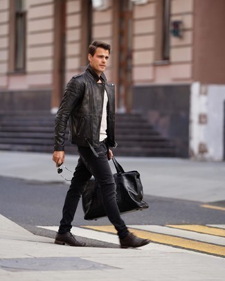 30 Jährige: Wie Bikerjacke mit Oxford Schuhe zu kombinieren – 8 Herren Outfits: Kombinieren Sie eine Bikerjacke mit schwarzen Jeans für ein sonntägliches Mittagessen mit Freunden. Komplettieren Sie Ihr Outfit mit Oxford Schuhen, um Ihr Modebewusstsein zu zeigen.