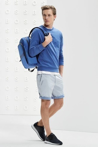 Welche T-Shirts mit einem Rundhalsausschnitt mit schwarzer und weißer Sportschuhe zu tragen – 619+ Herren Outfits