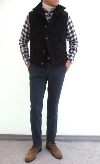 Schwarzes und weißes Langarmhemd mit Vichy-Muster kombinieren – 19 Herren Outfits