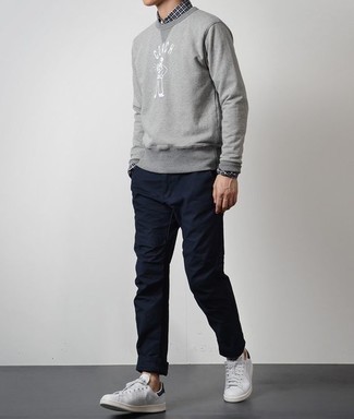 Schwarzes und weißes Langarmhemd mit Vichy-Muster kombinieren – 19 Herren Outfits