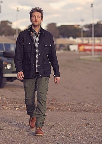 Schwarzes und weißes Langarmhemd mit Vichy-Muster kombinieren – 19 Herren Outfits
