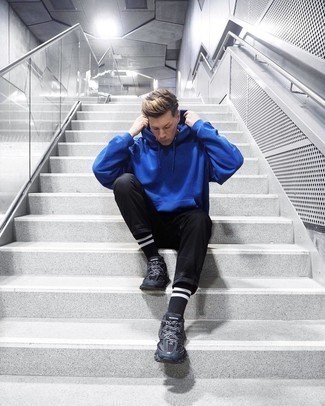 Schwarze und weiße horizontal gestreifte Socken kombinieren – 73 Herren Outfits