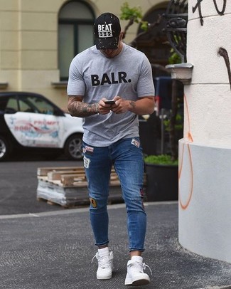 Schwarze und weiße bedruckte Baseballkappe kombinieren – 465 Herren Outfits