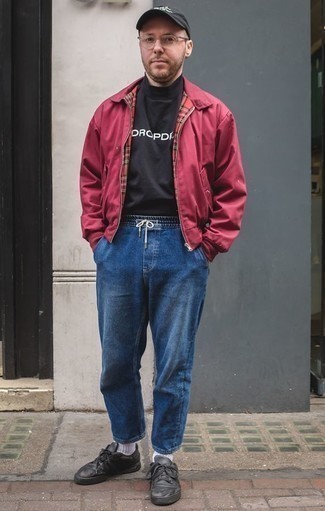 Wie schwarzen und weißen bedruckten Rollkragenpullover mit dunkelblauer Jeans zu kombinieren – 3 Herren Outfits