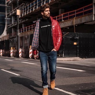Wie schwarzen und weißen bedruckten Rollkragenpullover mit dunkelblauer Jeans zu kombinieren – 3 Herren Outfits