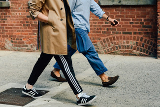 Schwarze und weiße vertikal gestreifte Jogginghose kombinieren – 10 Casual Herren Outfits