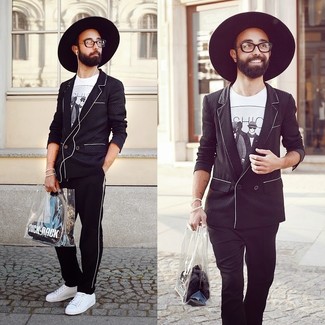 Schwarze und weiße vertikal gestreifte Jogginghose kombinieren – 10 Casual Herren Outfits