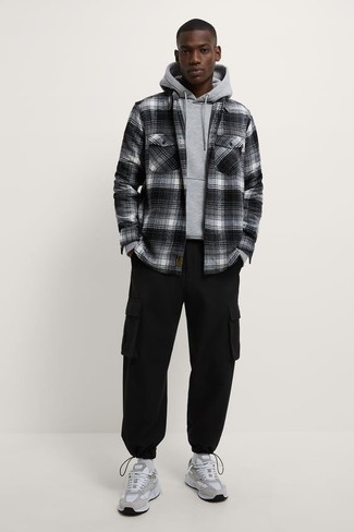 Welche Pullover mit einem Kapuze mit schwarzer Cargohose zu tragen – 60 Herren Outfits