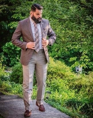 Schwarzes Einstecktuch mit Karomuster kombinieren – 9 Herren Outfits