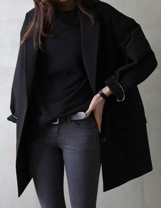 Welche Mäntel mit schwarzen Pullovers mit einem Rundhalsausschnitt zu tragen – 102 Damen Outfits