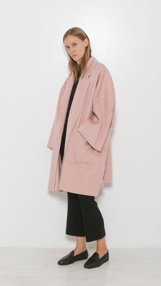 Welche Mäntel mit schwarzen Pullovers mit einem Rundhalsausschnitt zu tragen – 102 Damen Outfits