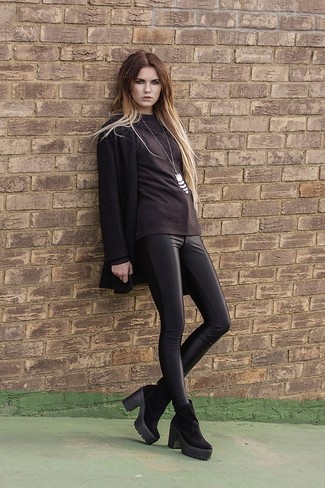 Welche Mäntel mit schwarzen Pullovers mit einem Rundhalsausschnitt zu tragen – 102 Damen Outfits