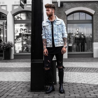 Wie schwarzes T-Shirt mit einem Rundhalsausschnitt mit schwarzer Chelsea Boots aus Leder zu kombinieren – 186 Herren Outfits