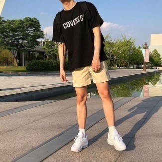 Welche Shorts mit schwarzen T-Shirts mit einem Rundhalsausschnitt zu tragen – 228 Herren Outfits