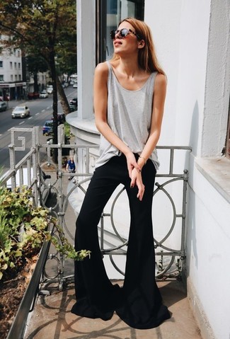 Schwarze Schlaghose kombinieren – 40 Damen Outfits