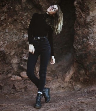 Schwarze flache Stiefel mit einer Schnürung aus Leder kombinieren – 259 Damen Outfits