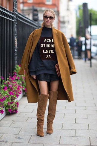 Welche Oversize Pullover mit schwarzen Minirockes zu tragen – 19 Damen Outfits