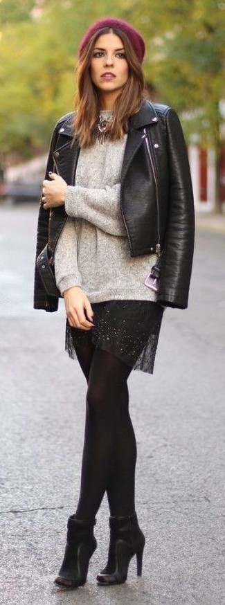 Welche Oversize Pullover mit schwarzen Minirockes zu tragen – 19 Damen Outfits