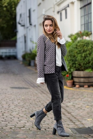 Schwarze Boyfriend Jeans mit Destroyed-Effekten kombinieren – 6 Damen Outfits