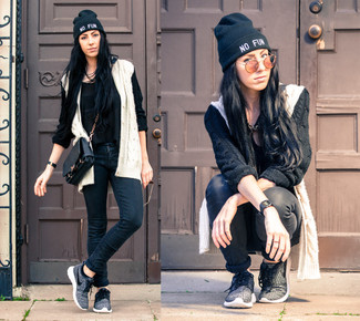 Schwarze Gummi Uhr kombinieren – 8 Damen Outfits