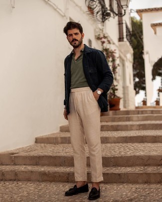 Wie schwarze Shirtjacke mit hellbeige Chinohose zu kombinieren – 41 Herren Outfits