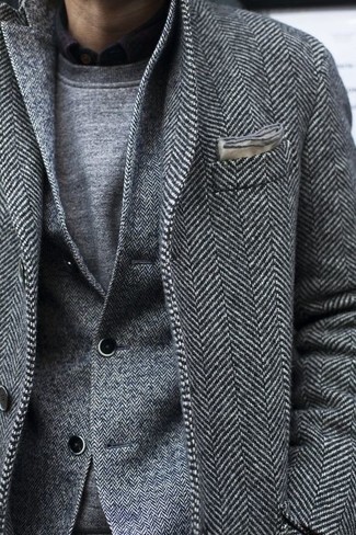 Schwarzes Hemd kombinieren: Outfit-Ideen für Herren