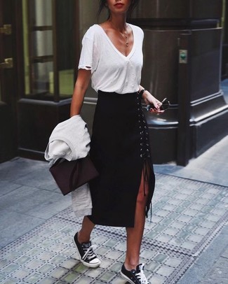 Wie schwarzen Rock mit schwarzer Turnschuhe zu kombinieren – 26 Damen Outfits