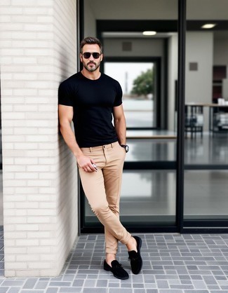 Schwarze Wildleder Slipper kombinieren – 487 Sommer Herren Outfits