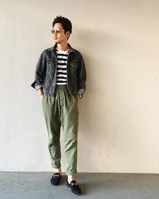20 Jährige: Schwarze Wildleder Slipper kombinieren – 40 Sommer Herren Outfits