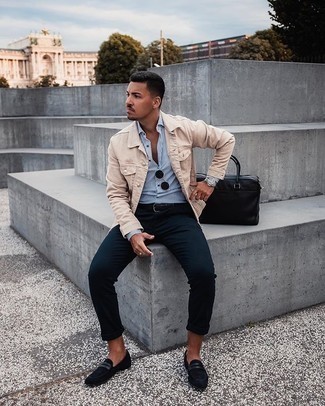 20 Jährige: Schwarze Wildleder Slipper kombinieren – 40 Sommer Herren Outfits