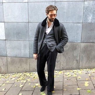 30 Jährige: Schwarze Wildleder Slipper kombinieren – 4 Winter Herren Outfits