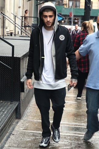 Wie schwarze Jogginghose mit grauer Sportschuhe zu kombinieren – 40 Herren Outfits
