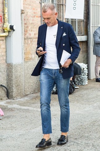 Welche T-Shirts mit einem Rundhalsausschnitt mit schwarzer Slipper mit Quasten zu tragen – 223 Herren Outfits