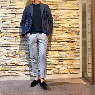 Welche T-Shirts mit einem Rundhalsausschnitt mit schwarzer Slipper mit Quasten zu tragen – 223 Herren Outfits