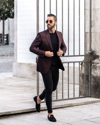 Welche T-Shirts mit einem Rundhalsausschnitt mit schwarzer Slipper mit Quasten zu tragen – 223 Herren Outfits