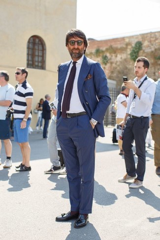 Welche Zweireiher-Sakkos mit schwarzer Slipper mit Quasten zu tragen – 118 Sommer Herren Outfits