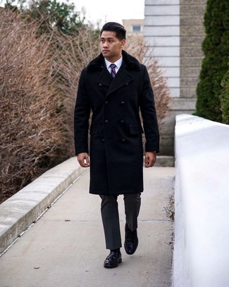 Welche Mäntel mit einem Pelzkragen mit schwarzer Slipper mit Quasten zu tragen – 8 Herren Outfits