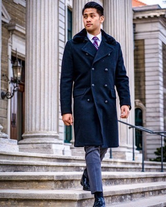 Welche Mäntel mit einem Pelzkragen mit schwarzer Slipper mit Quasten zu tragen – 8 Herren Outfits