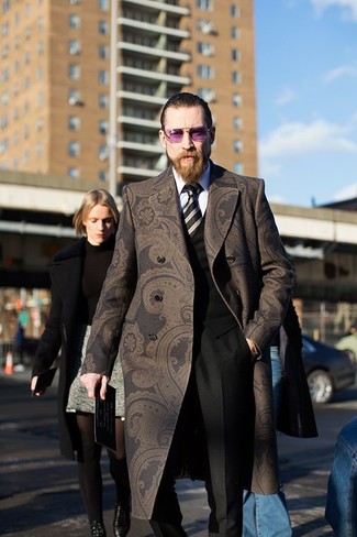 40 Jährige: Welche Businesshemden mit schwarzer Weste zu tragen – 12 Herren Outfits