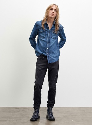 Welche Jeans mit dunkelblauen Jeanshemdes zu tragen – 335 Herren Outfits: Kombinieren Sie ein dunkelblaues Jeanshemd mit Jeans für einen bequemen Alltags-Look. Fühlen Sie sich ideenreich? Vervollständigen Sie Ihr Outfit mit einer schwarzen Lederfreizeitstiefeln.