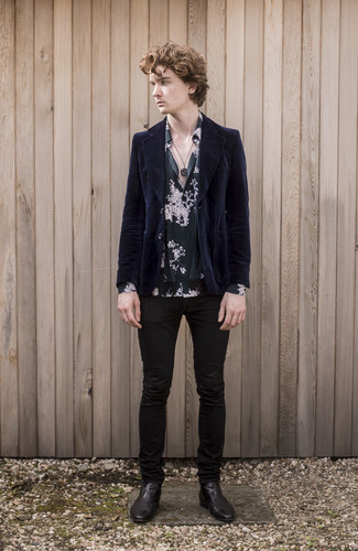 Teenager: Wie Sakko mit enger Jeans zu kombinieren – 2 Smart-Casual Herren Outfits warm Wetter
