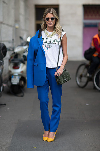 Blaues Sakko kombinieren: Damen-Outfits für jeden Tag
