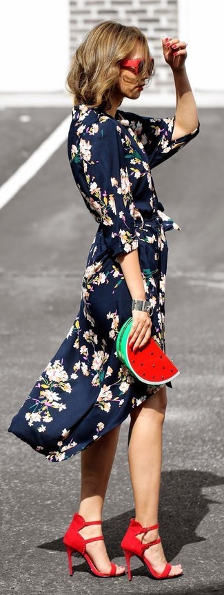 Blaues Kleid mit Blumenmuster kombinieren – 50 Damen Outfits