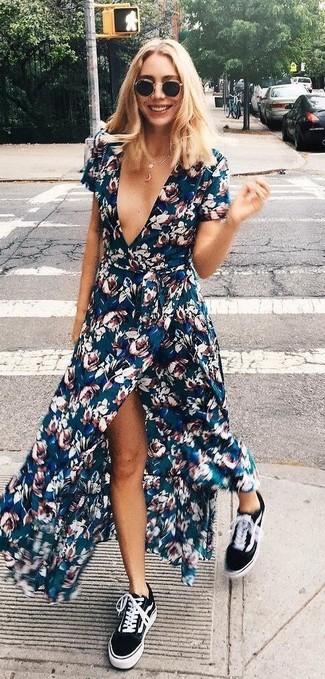 Blaues Kleid mit Blumenmuster kombinieren – 50 Damen Outfits