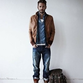 Wie blaue Jeans mit brauner Leder Bomberjacke zu kombinieren – 69 Herren Outfits
