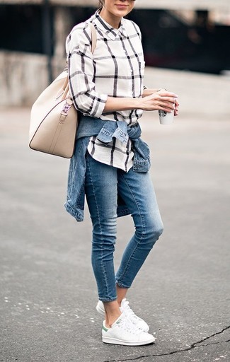 Welche niedrige Sneakers mit blauer Jeans zu tragen – 258 Damen Outfits
