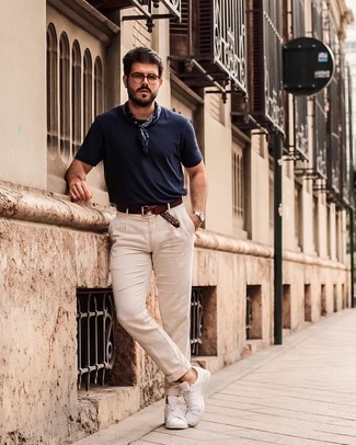Blauen Bandana mit Paisley-Muster kombinieren – 36 Herren Outfits